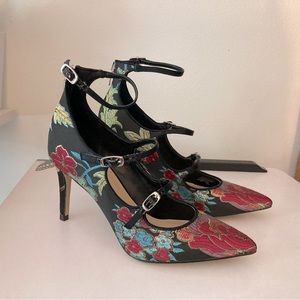 Marc Fisher never worn size 6 women’s heels -$50